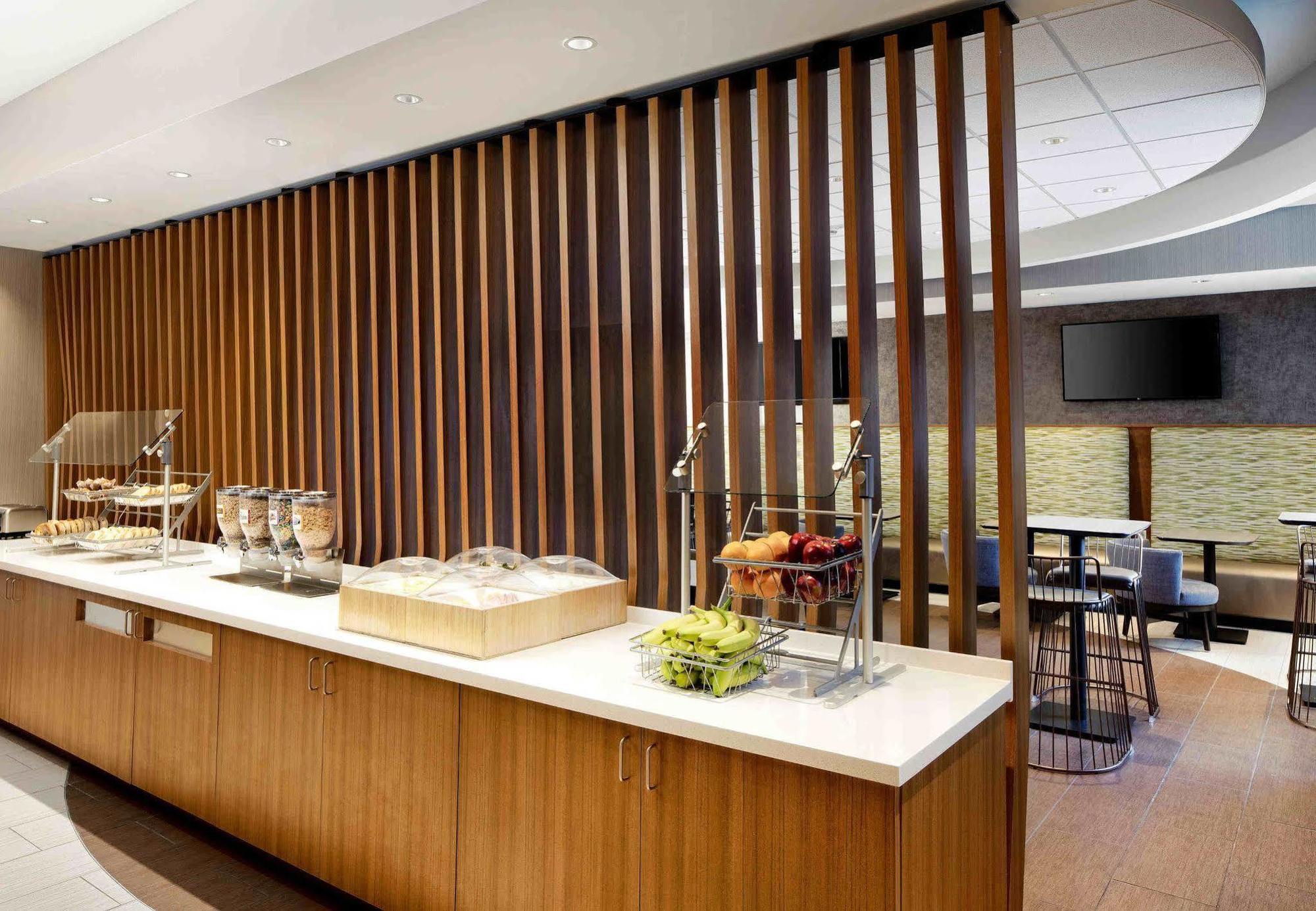 Springhill Suites Indianapolis Downtown Exterior foto
